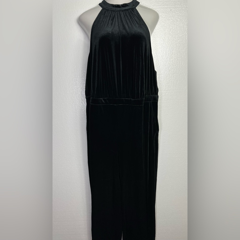 A New Day Black Velvet Halter cocktail party evening Jumpsuit NWT - Picture 3 of 8